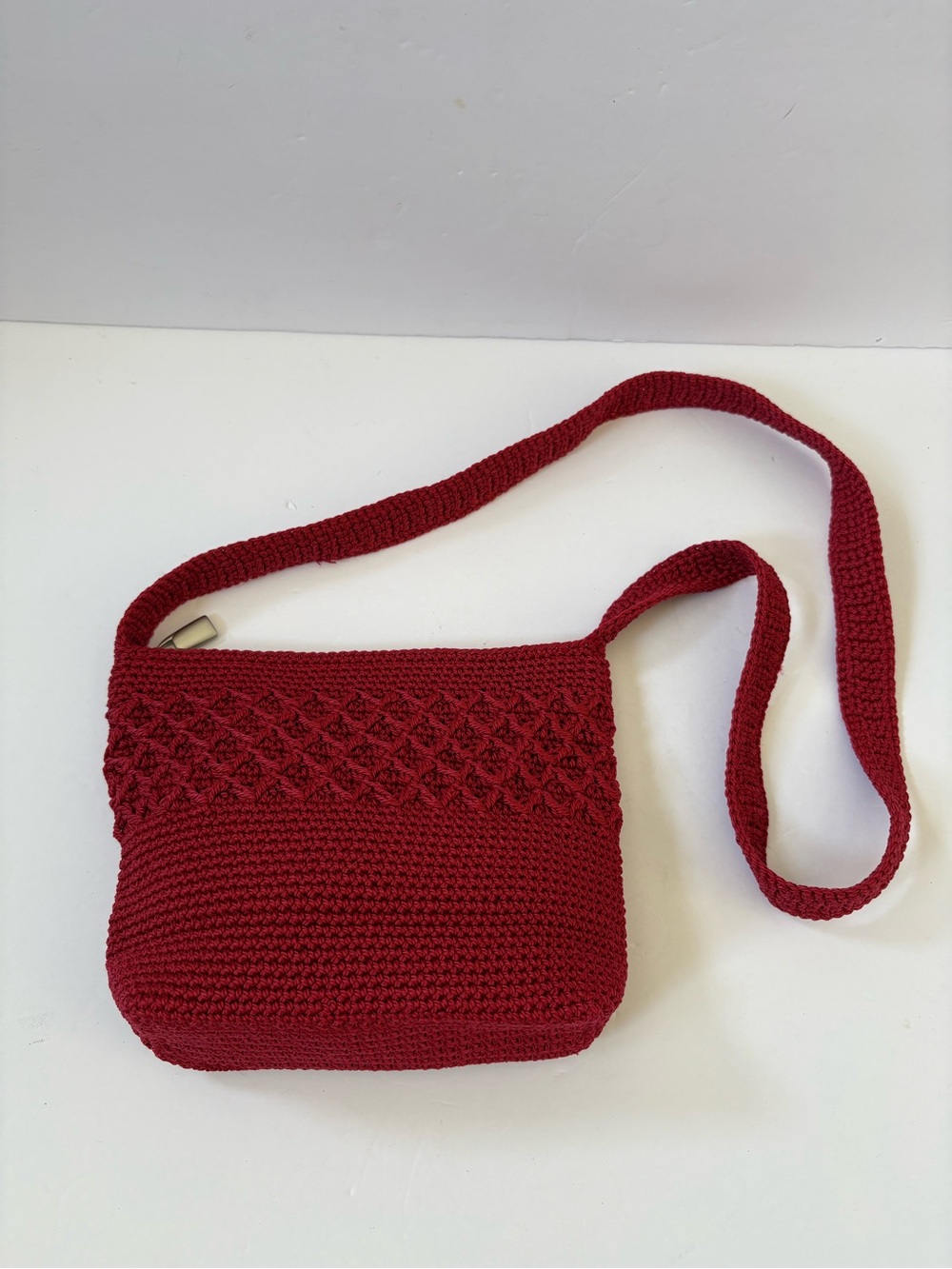 Worthington Crochet Woven Red Crossbody Purse Bag Zip Boho Hippie Diamond Stitch